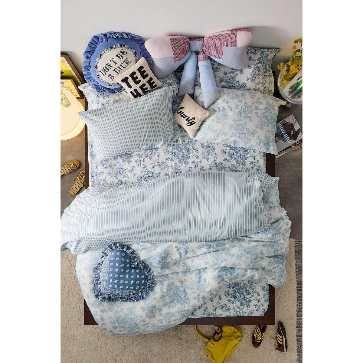 Toile Stripe Reversible Duvet Set - Blue Double at Urban Outfitters – image 2