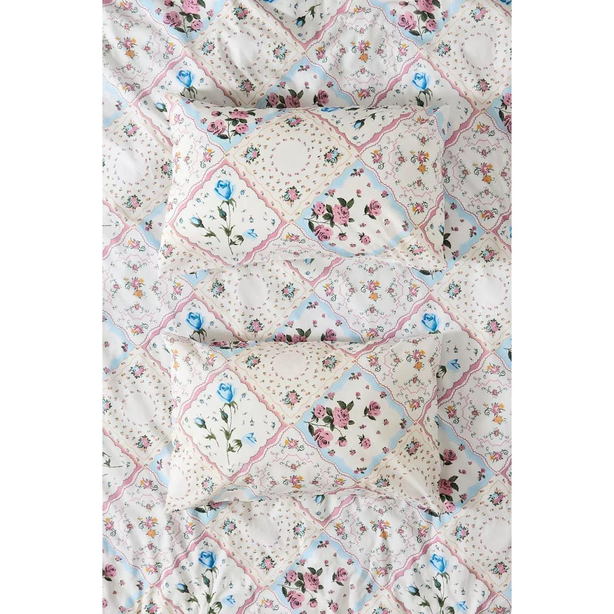 Vintage Scarf Print Duvet Set - Pink Double at Urban Outfitters – image 2