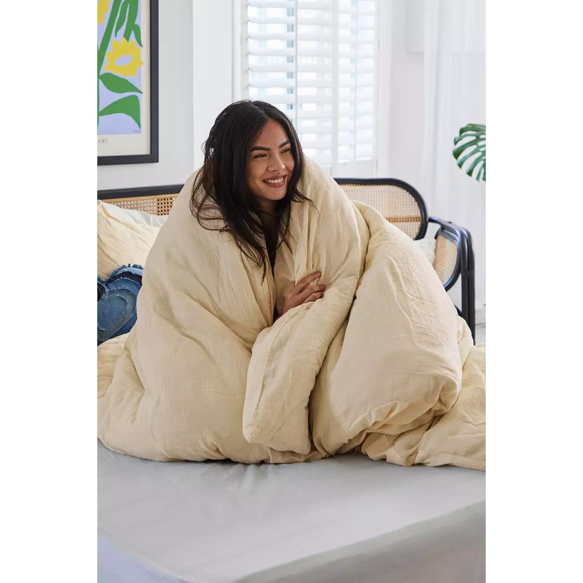 Ecru Crinkle Duvet Set - White KING at Urban Outfitters – image 6