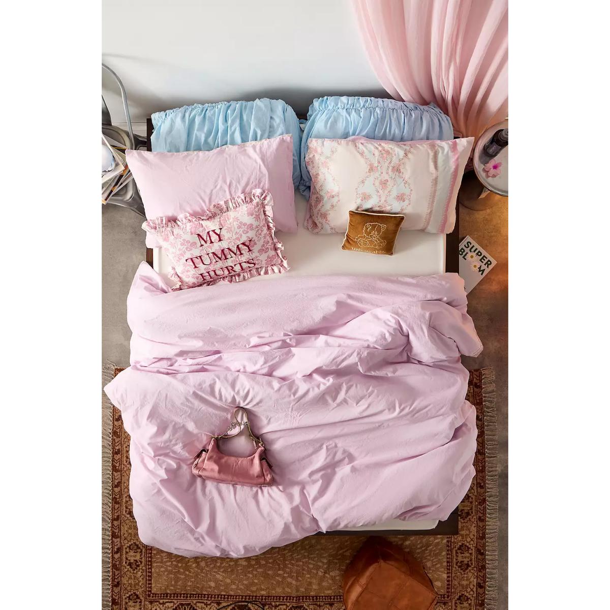 Olivia Duvet Set - Pink King at Urban Outfitters – image 3