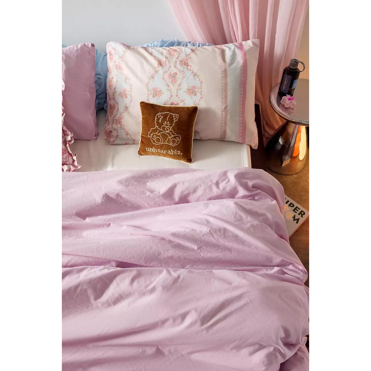 Olivia Duvet Set - Pink King at Urban Outfitters – image 4
