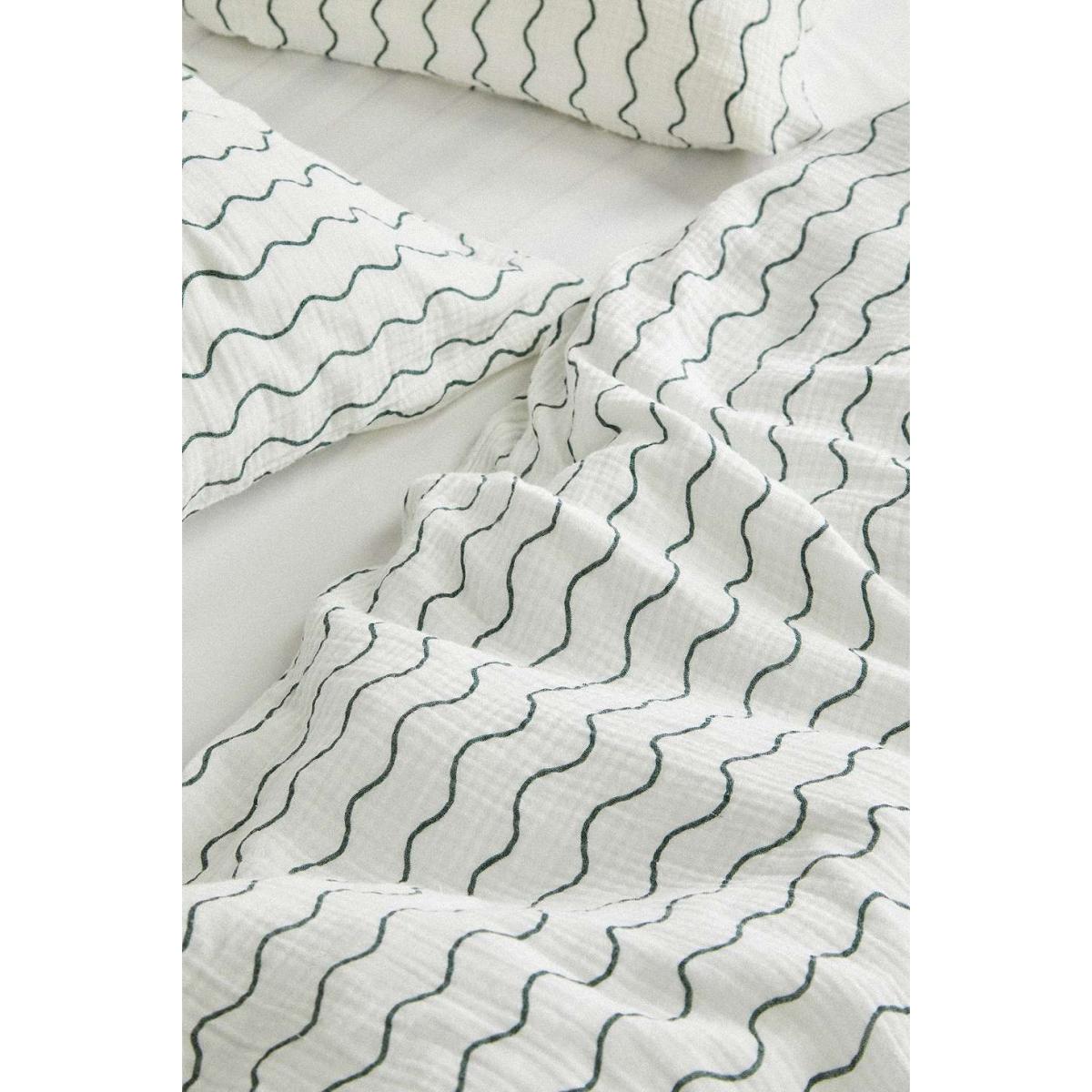 Wiggle Stripe Cosy Crinkle King Duvet Set - Dark Grey Double at Urban Outfitters – image 4