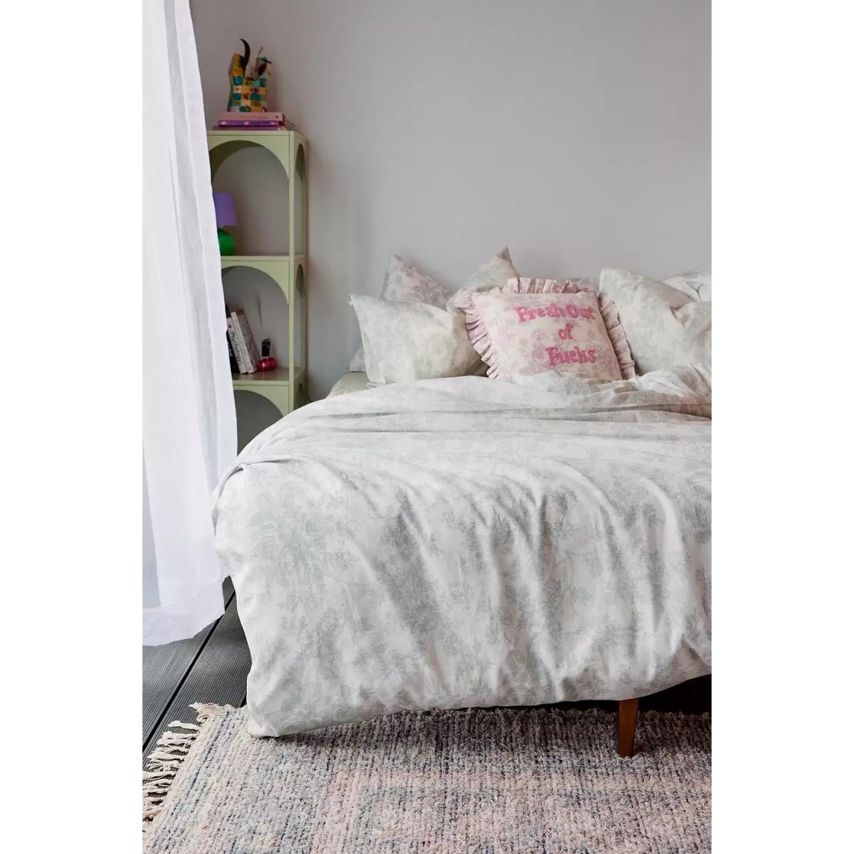 Sage Toile Duvet Set - Light Green Double at Urban Outfitters – image 5