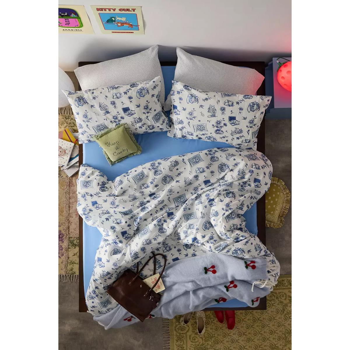 Delft Cat Duvet Set - Blue Double at Urban Outfitters – image 3