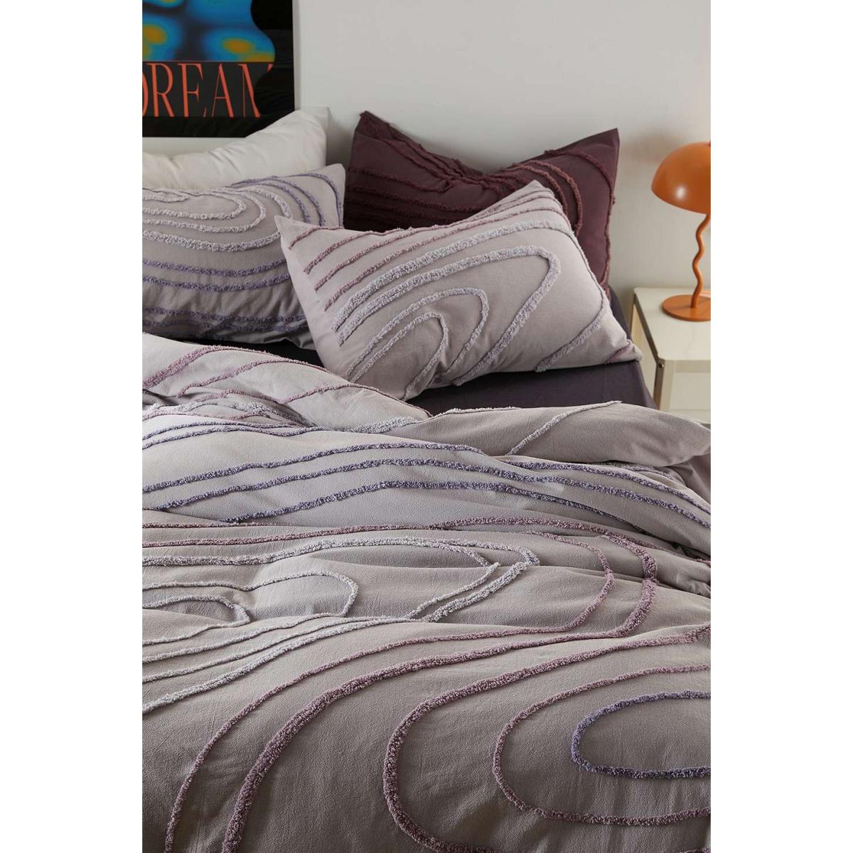 Lilac Swirl Tufted Duvet Set - Purple DOUBLE at Urban Outfitters – image 2