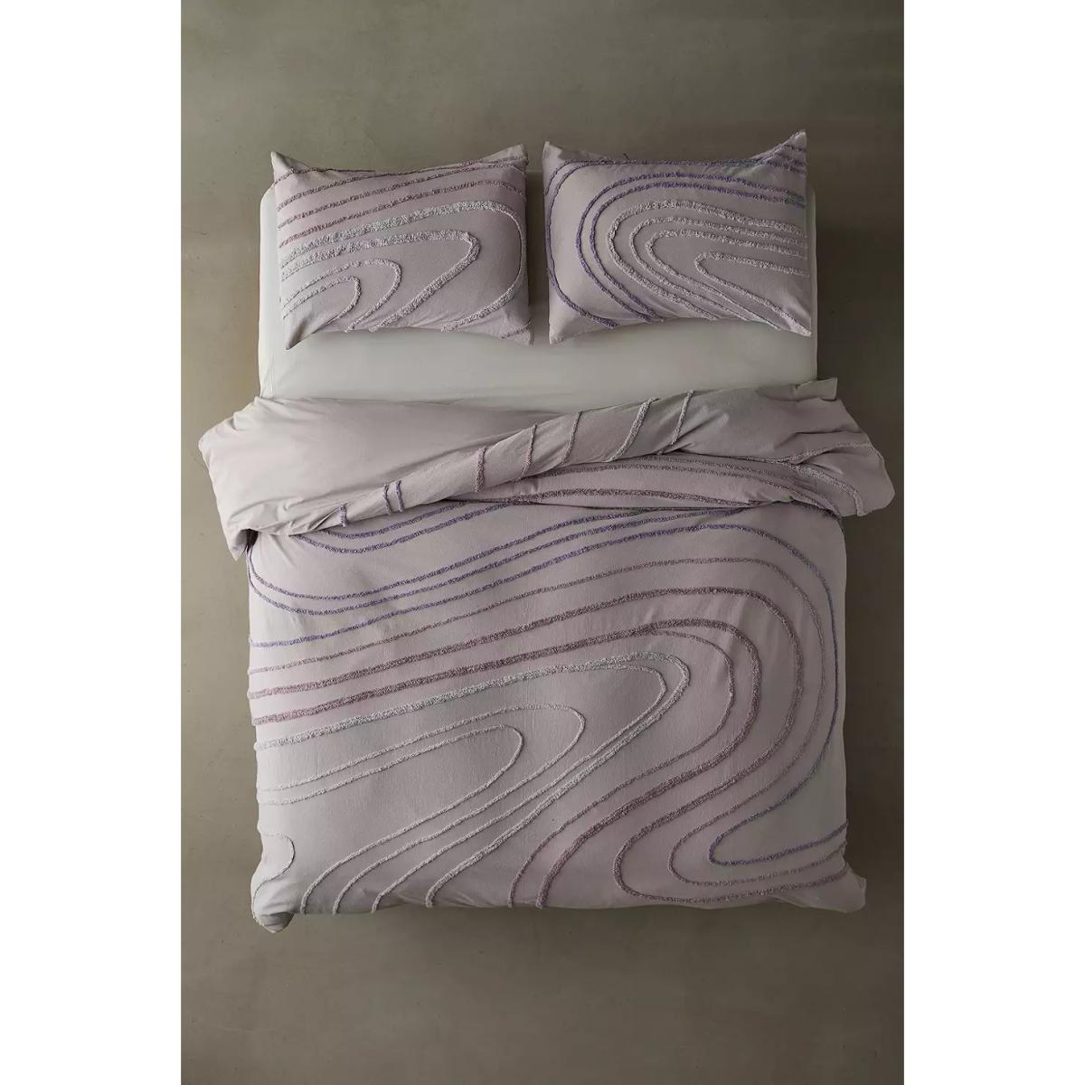 Lilac Swirl Tufted Duvet Set - Purple DOUBLE at Urban Outfitters – image 3