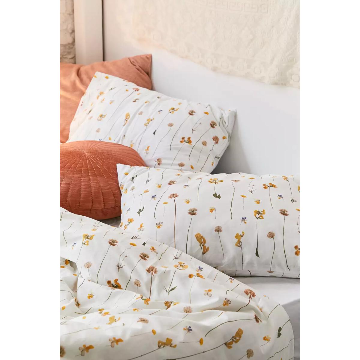 Buttercup Duvet Set - Yellow SINGLE at Urban Outfitters – image 4