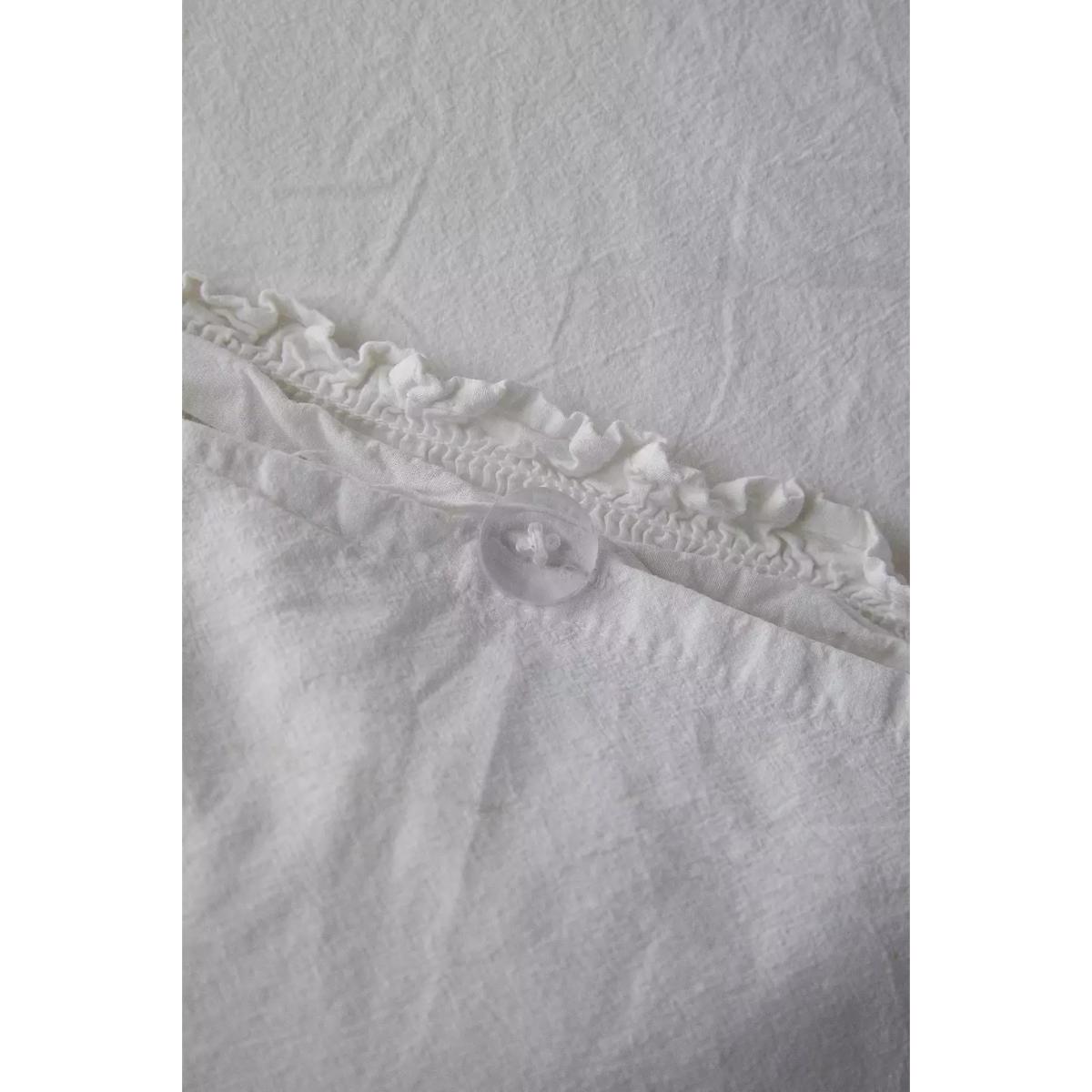 Washed Ruffle Duvet Set With Reusable Fabric Bag - White DOUBLE at Urban Outfitters – image 2