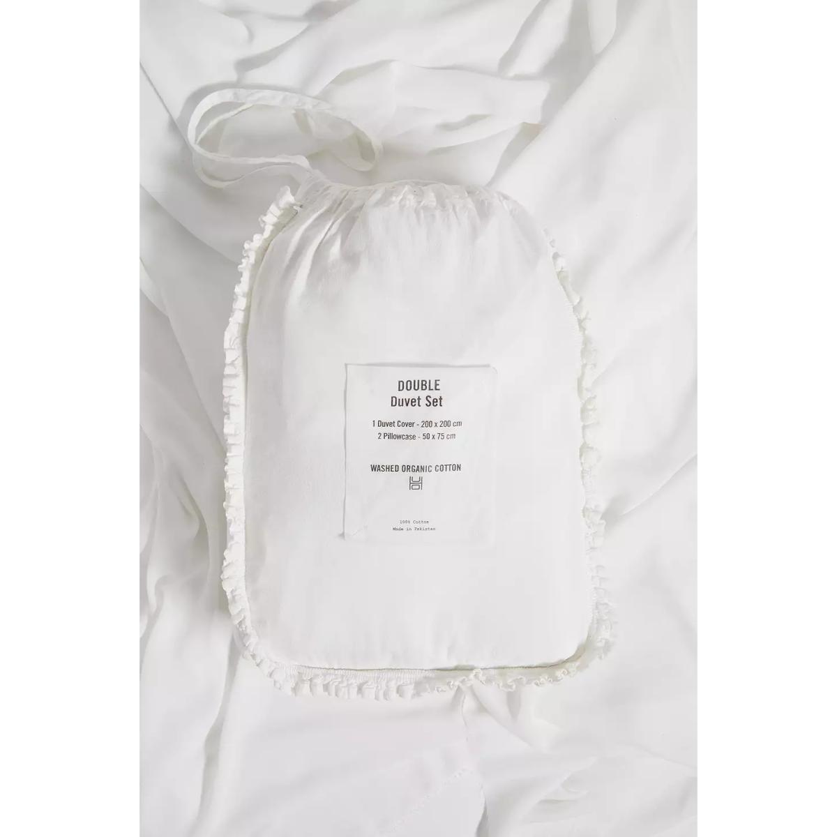 Washed Ruffle Duvet Set With Reusable Fabric Bag - White DOUBLE at Urban Outfitters – image 5