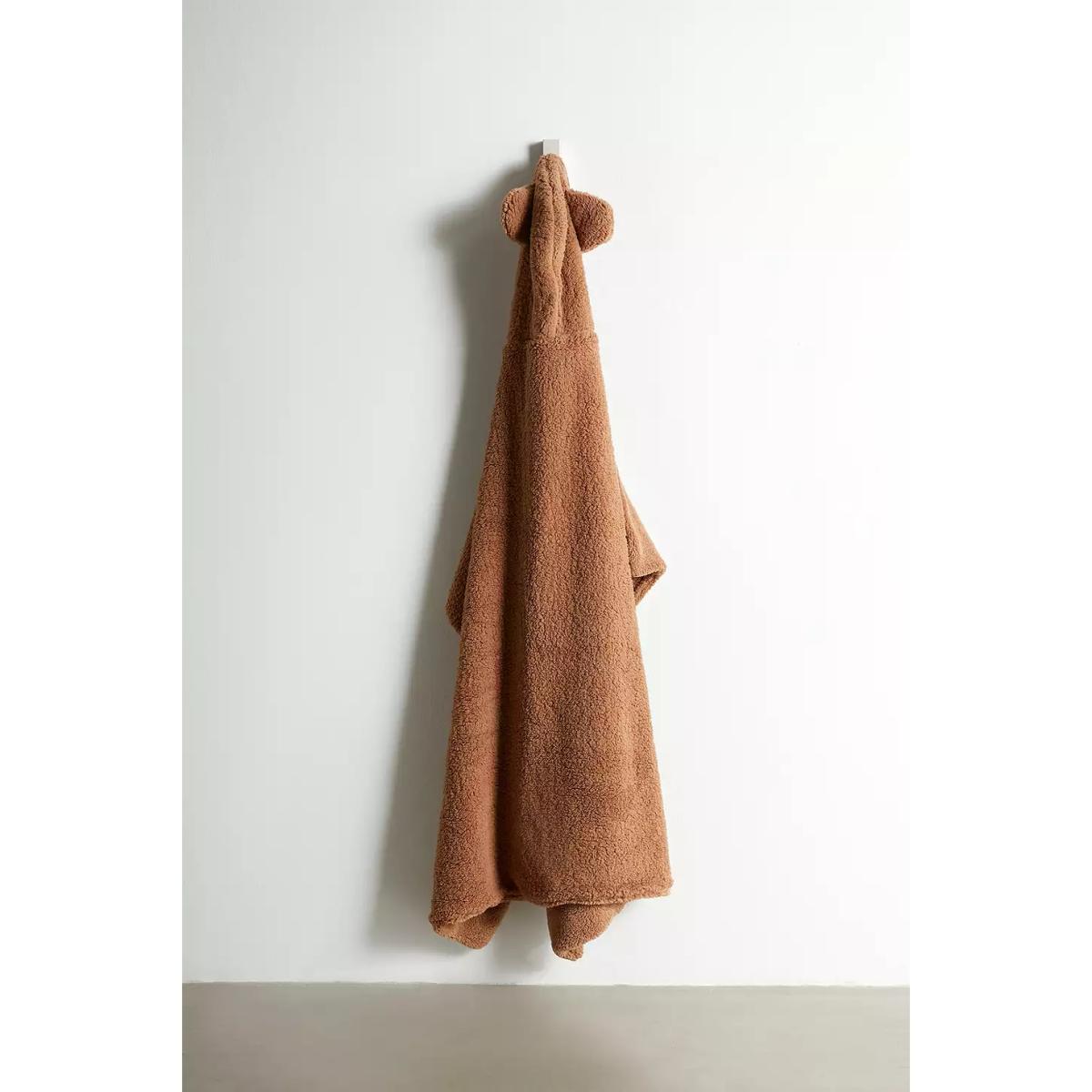 Brown Bear Ear Blanket - Brown ALL at Urban Outfitters – image 2