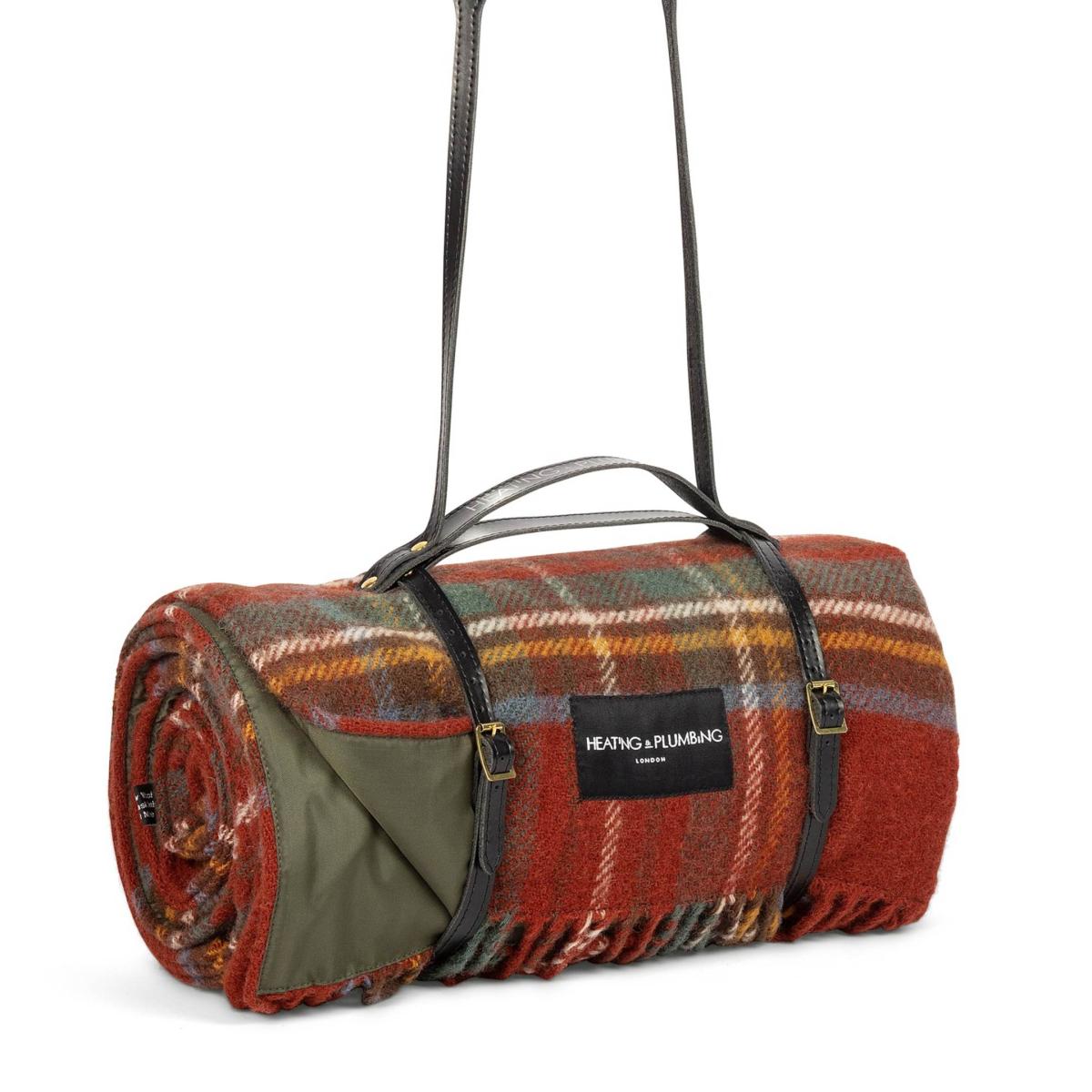 Red Pure New Wool Waterproof Picnic Blanket - The Classic Windsor Heating & Plumbing London – image 2