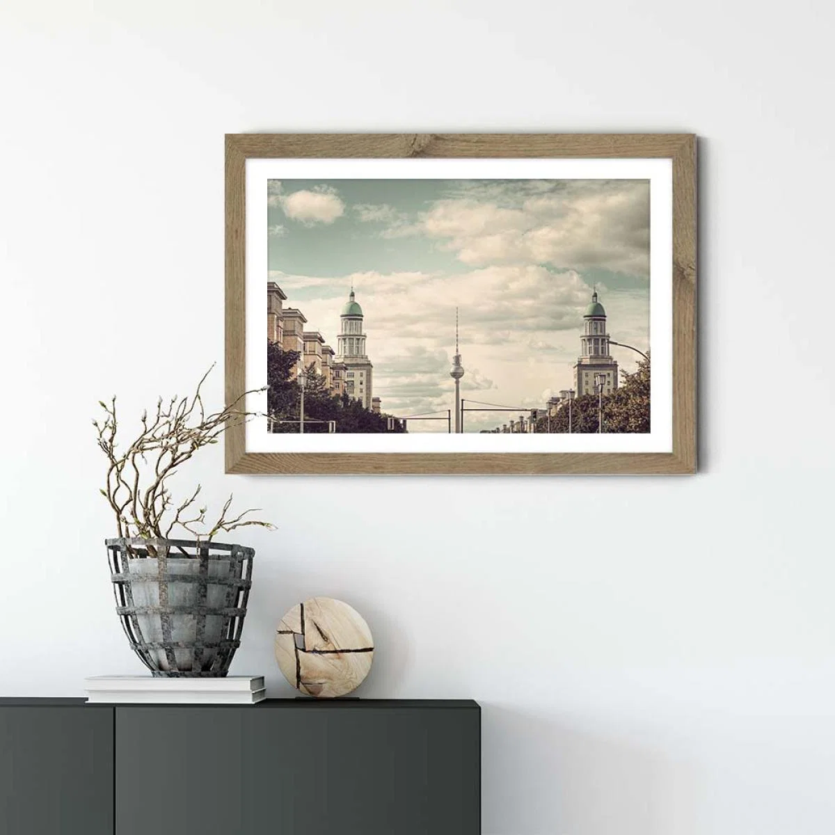 Frankfurter Tor 02 Art Print Oak Frame – image 2