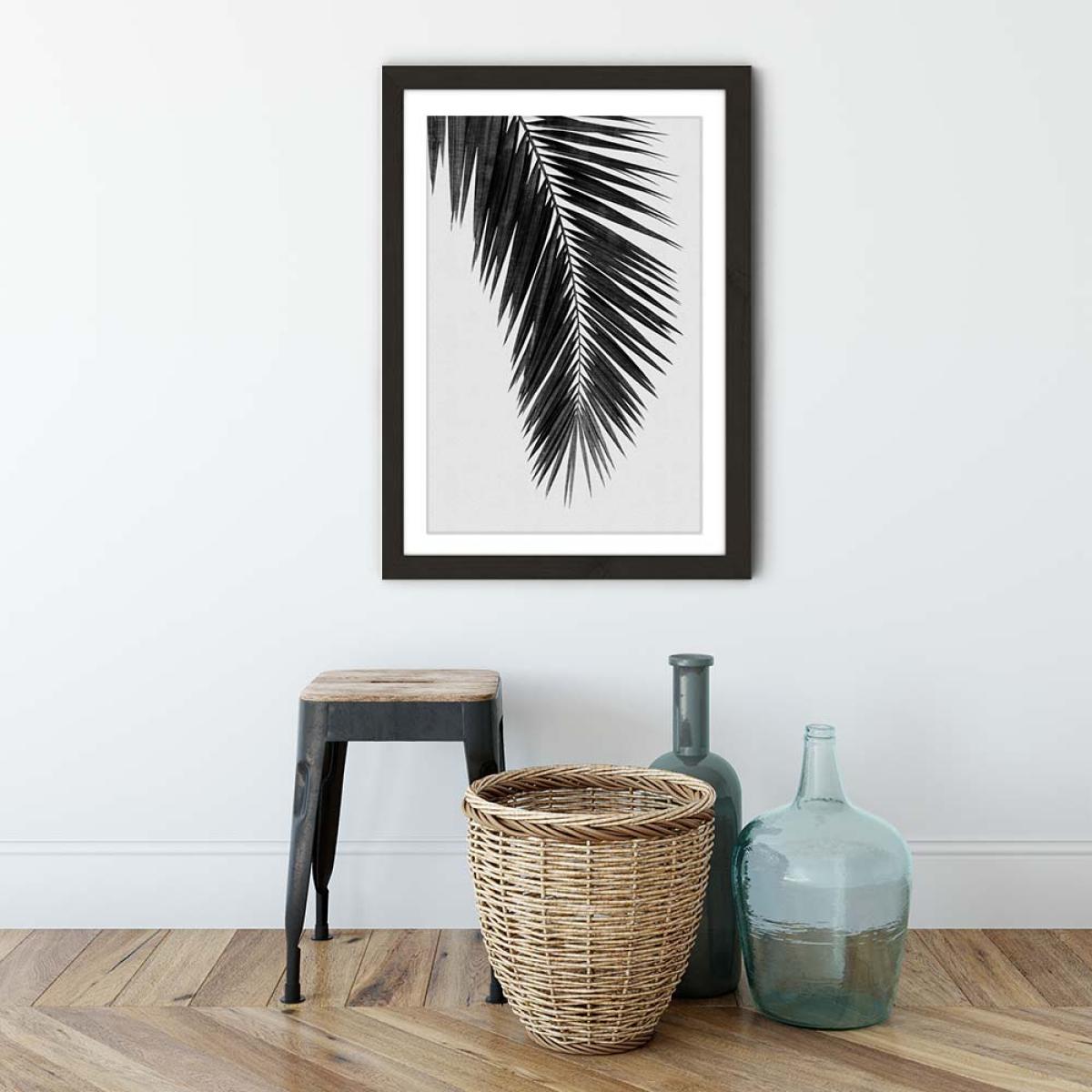 Palm Leaf Black & White I Art Print Black Frame – image 3