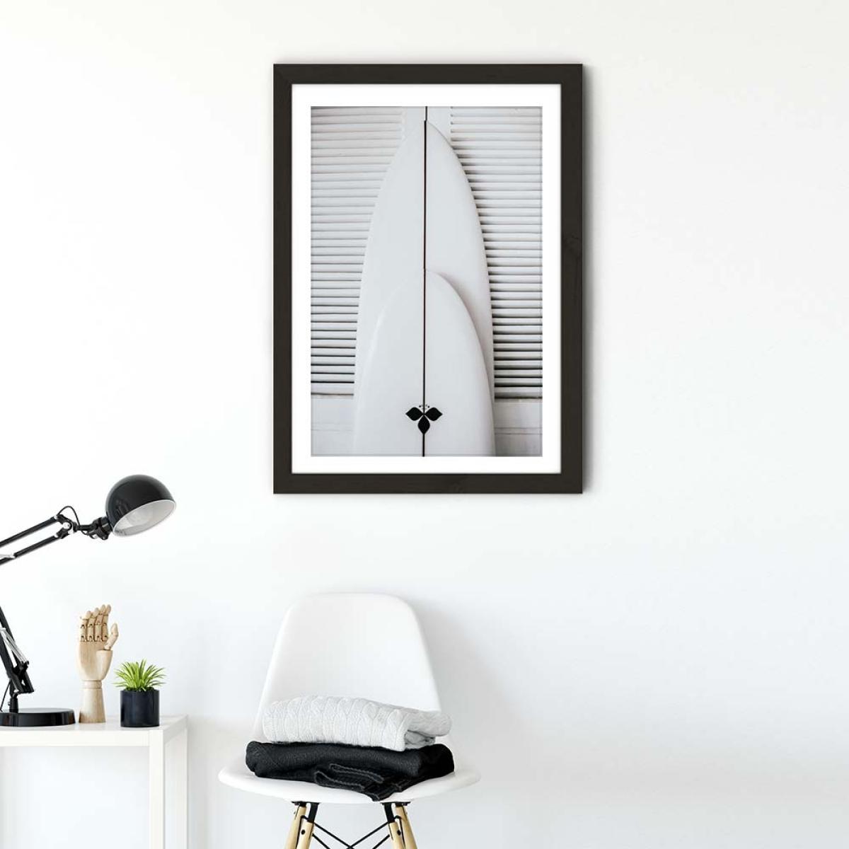 Beach Surfboard Symmetrie Art Print Black Frame – image 2