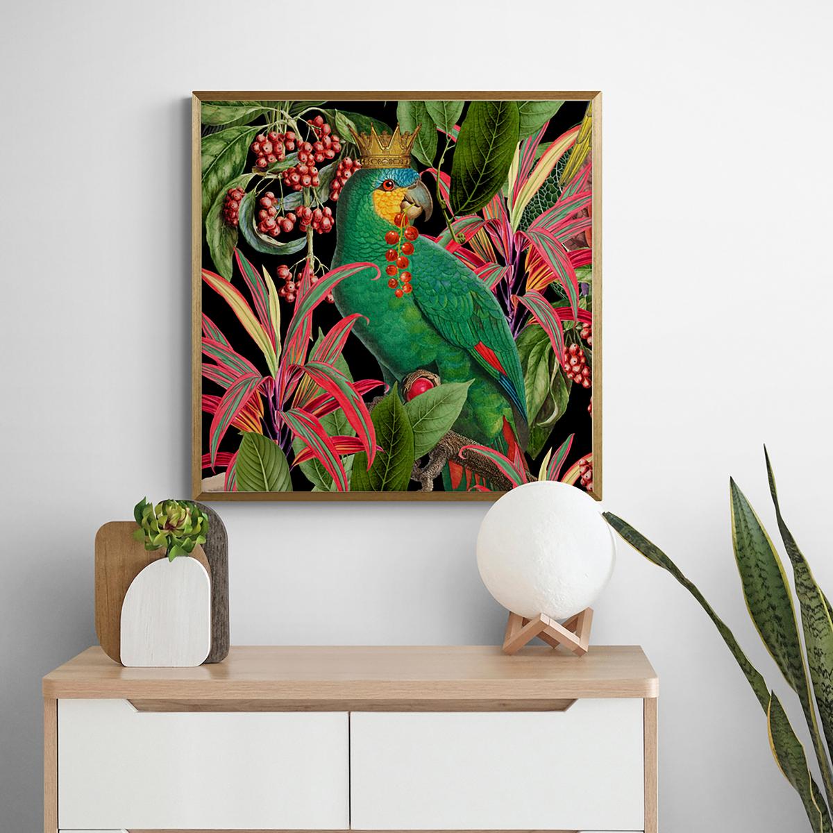 Parrot King II Framed Print Gold – image 1
