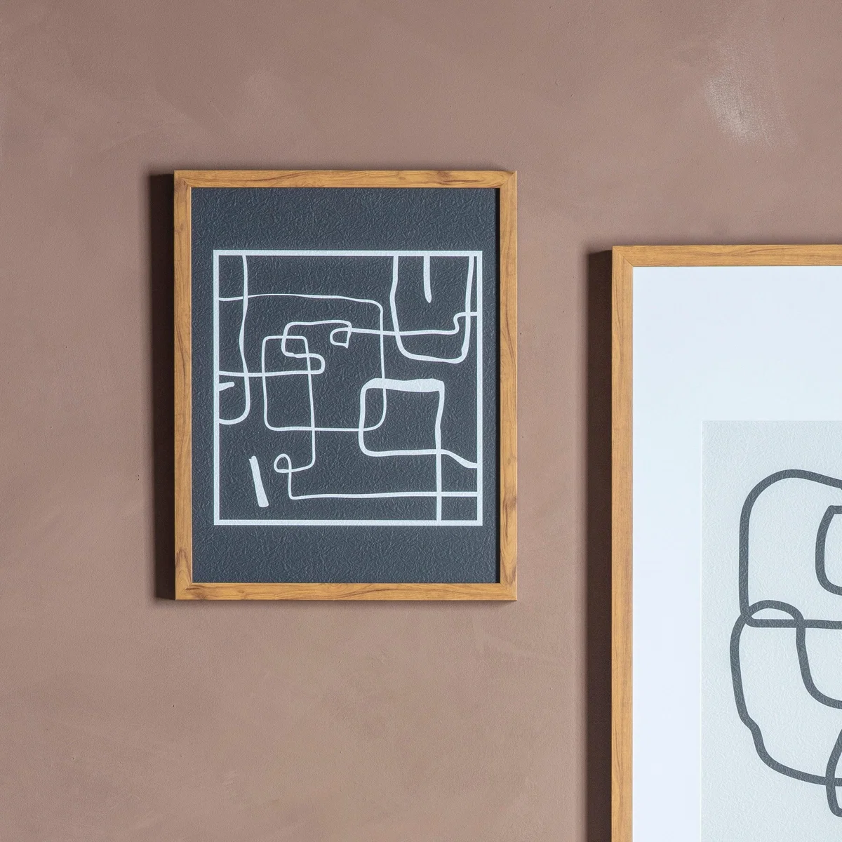 Roswell Line Drawing Framed Art Black and white – image 1