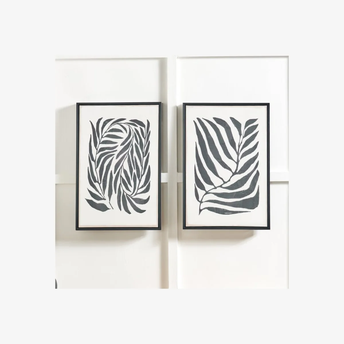 Set of 2 Black Leaf Print Framed Canvases White – image 1