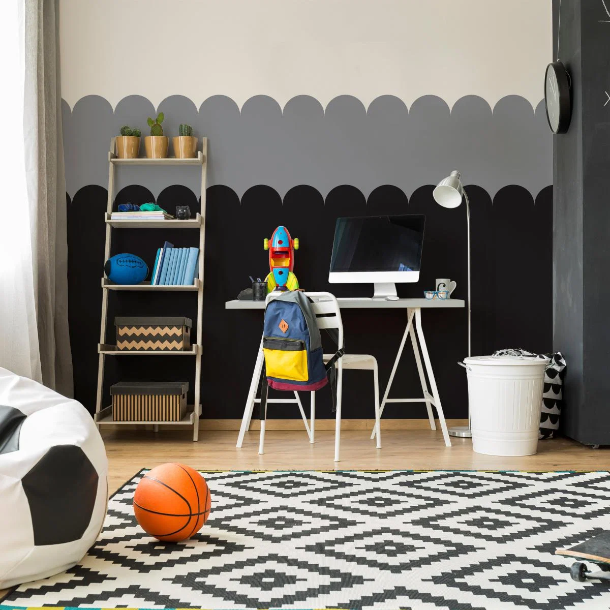 Scallop Black Mural Black – image 2