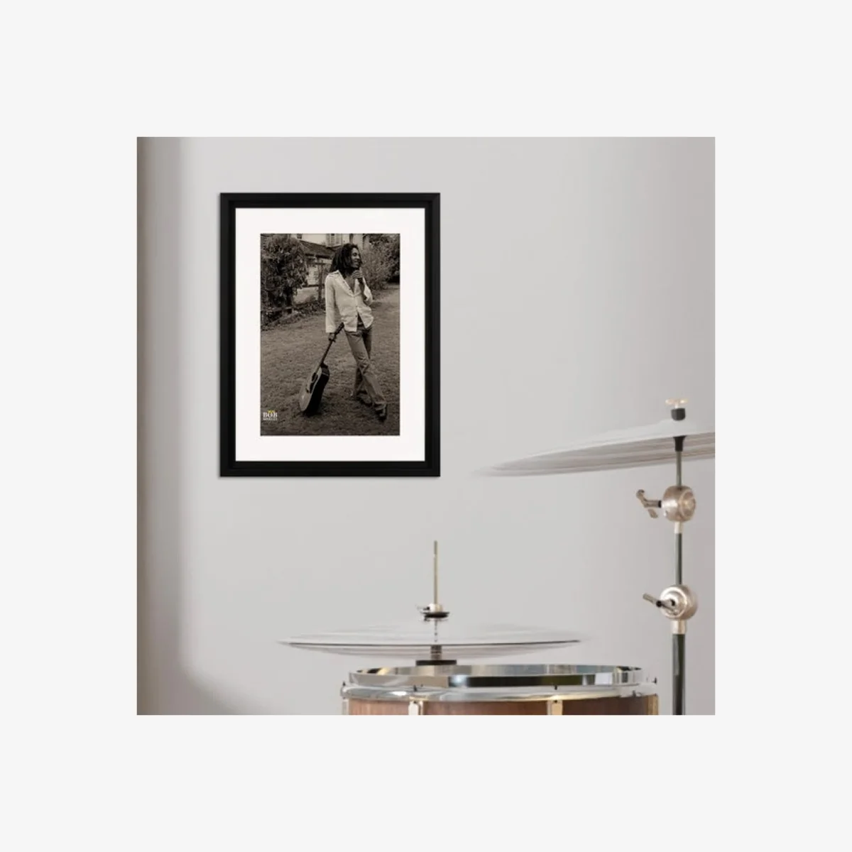 The Art Group Bob Marley Vintage Framed Print Black and white – image 1