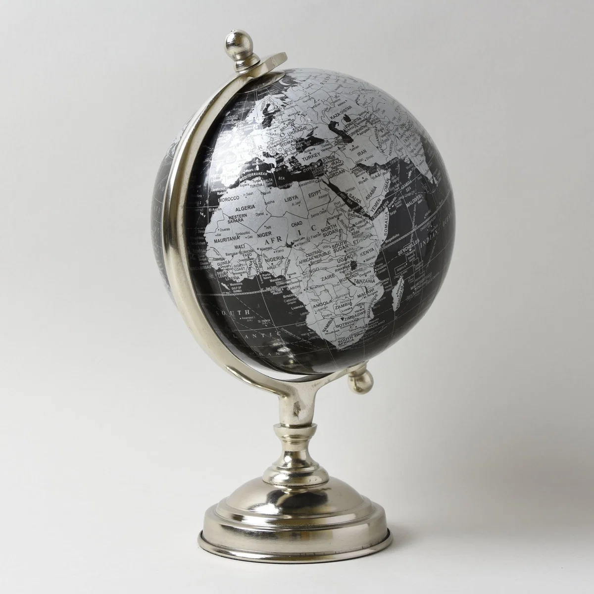 Decor Black and Silver Globe Black – image 3