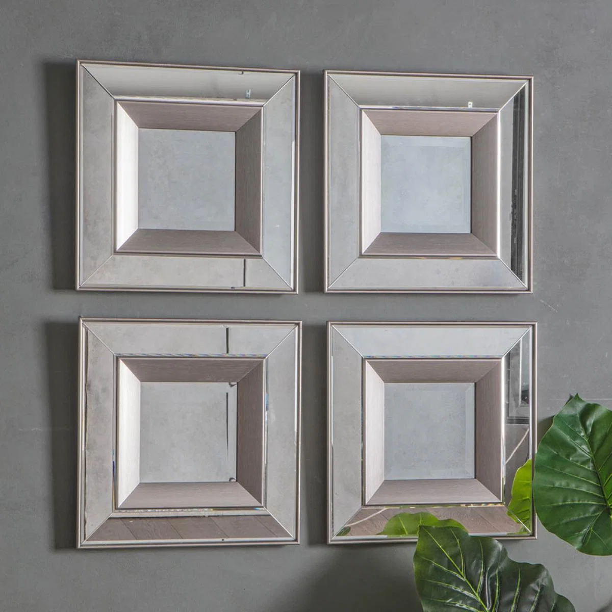 Saddie Small Square Scatter Set Mirror - Silver (4pk) – image 2