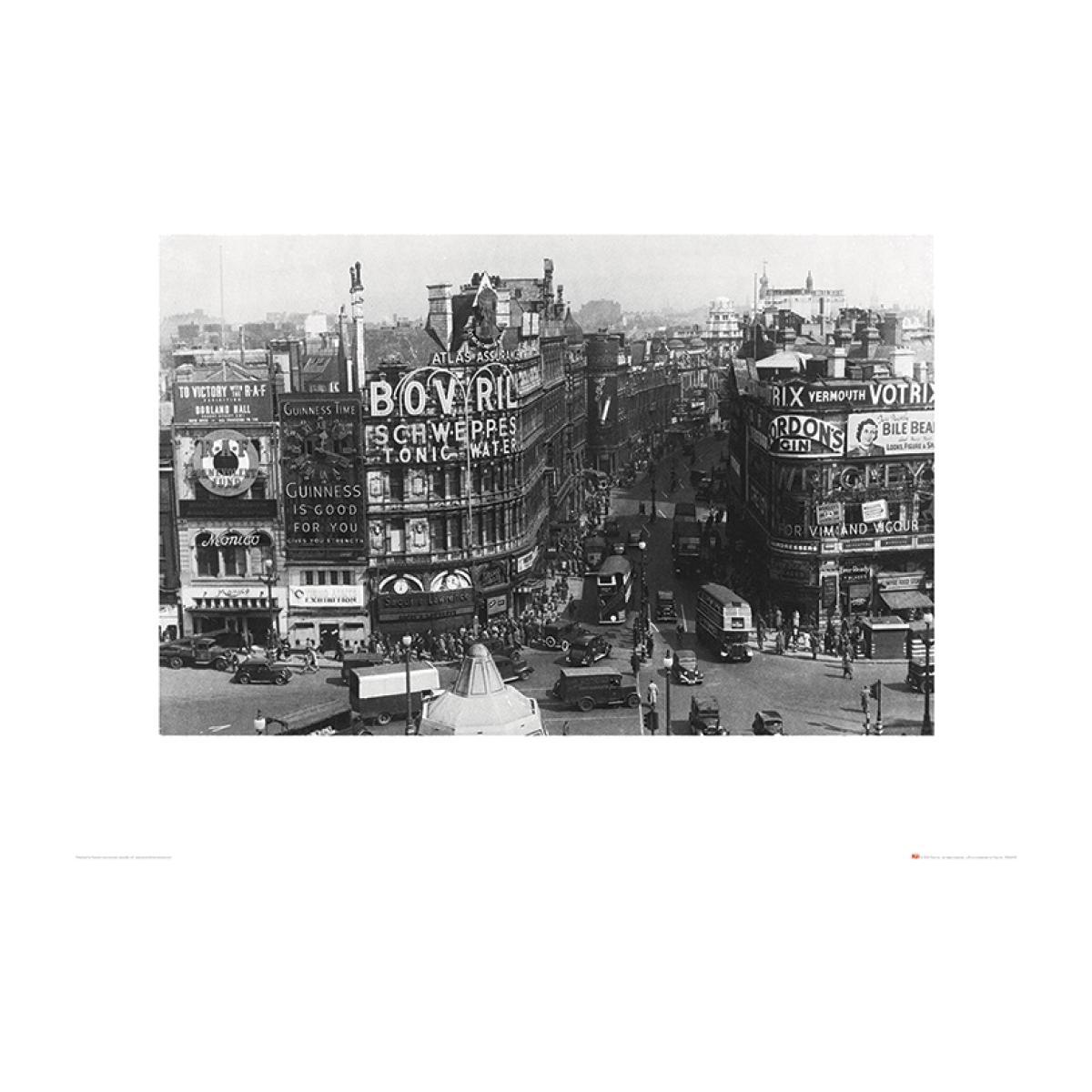 Piccadilly Circus London 1942 60 x 80cm Framed Wall Art