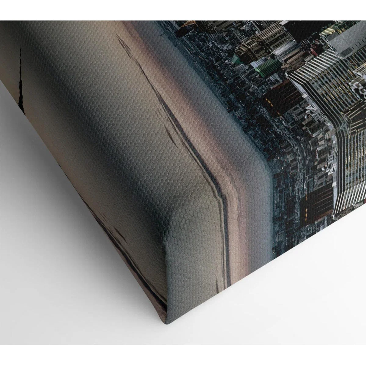 Across New York - 35.6cm – image 2