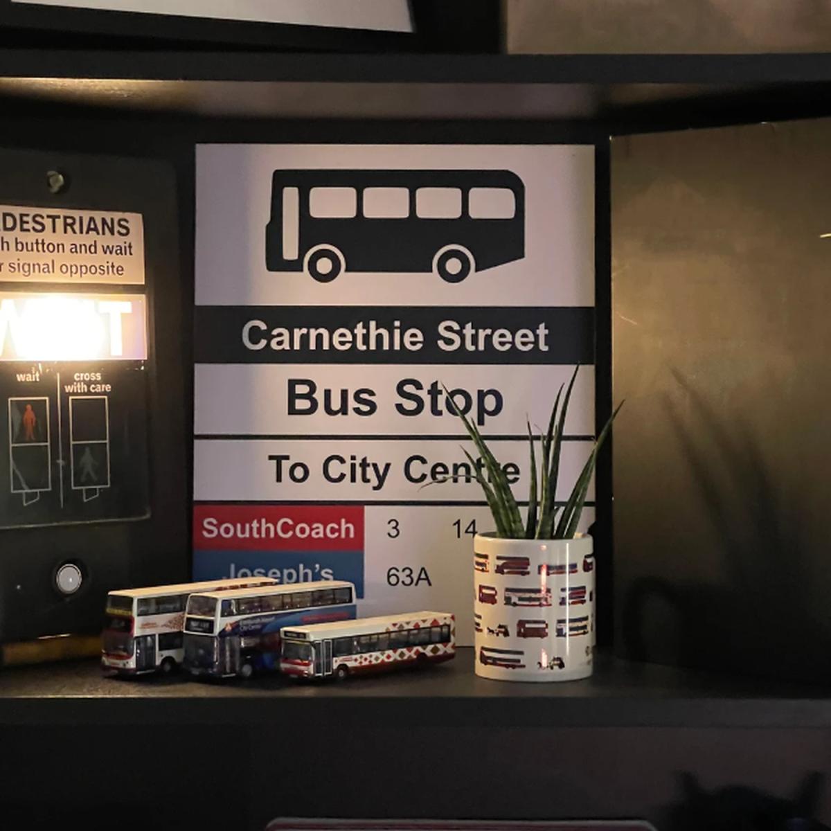 Bus Stop Sign Replica - Customisable - White – image 2