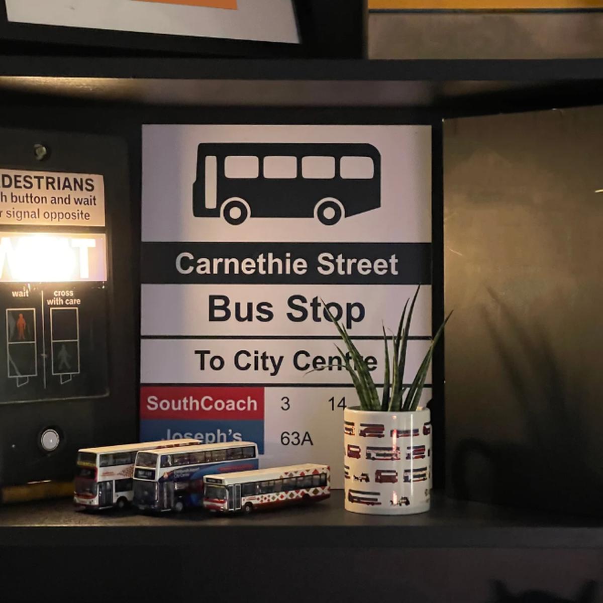 Bus Stop Sign Replica - Customisable - White – image 4