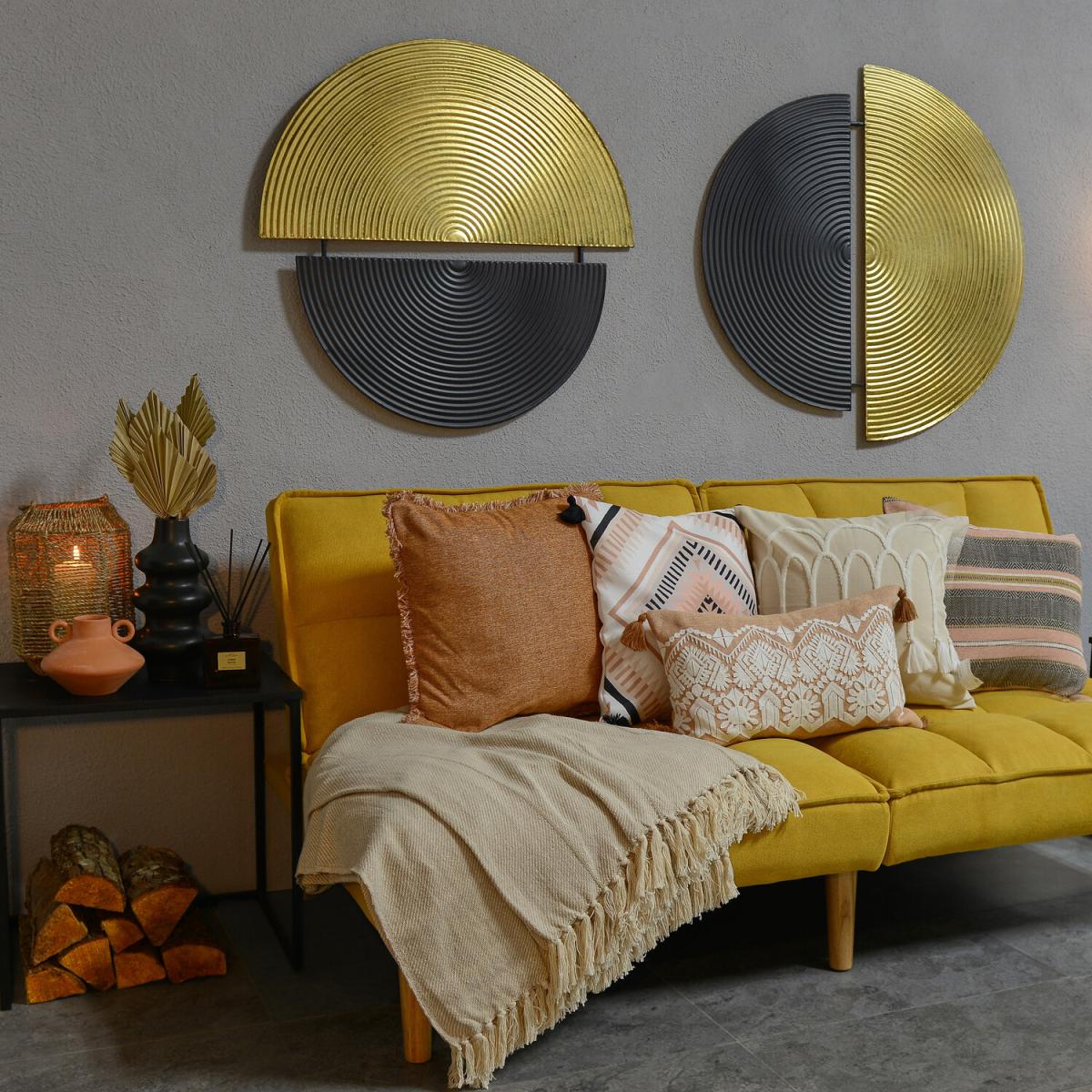 Geometric Black and Gold Metal Art – image 3