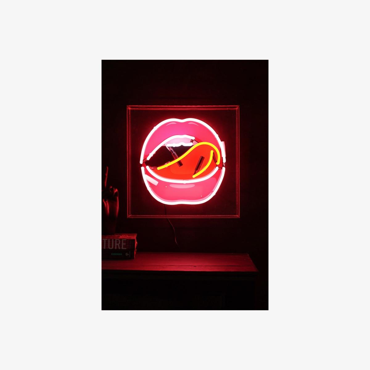 Mouth Neon Light Box – image 1