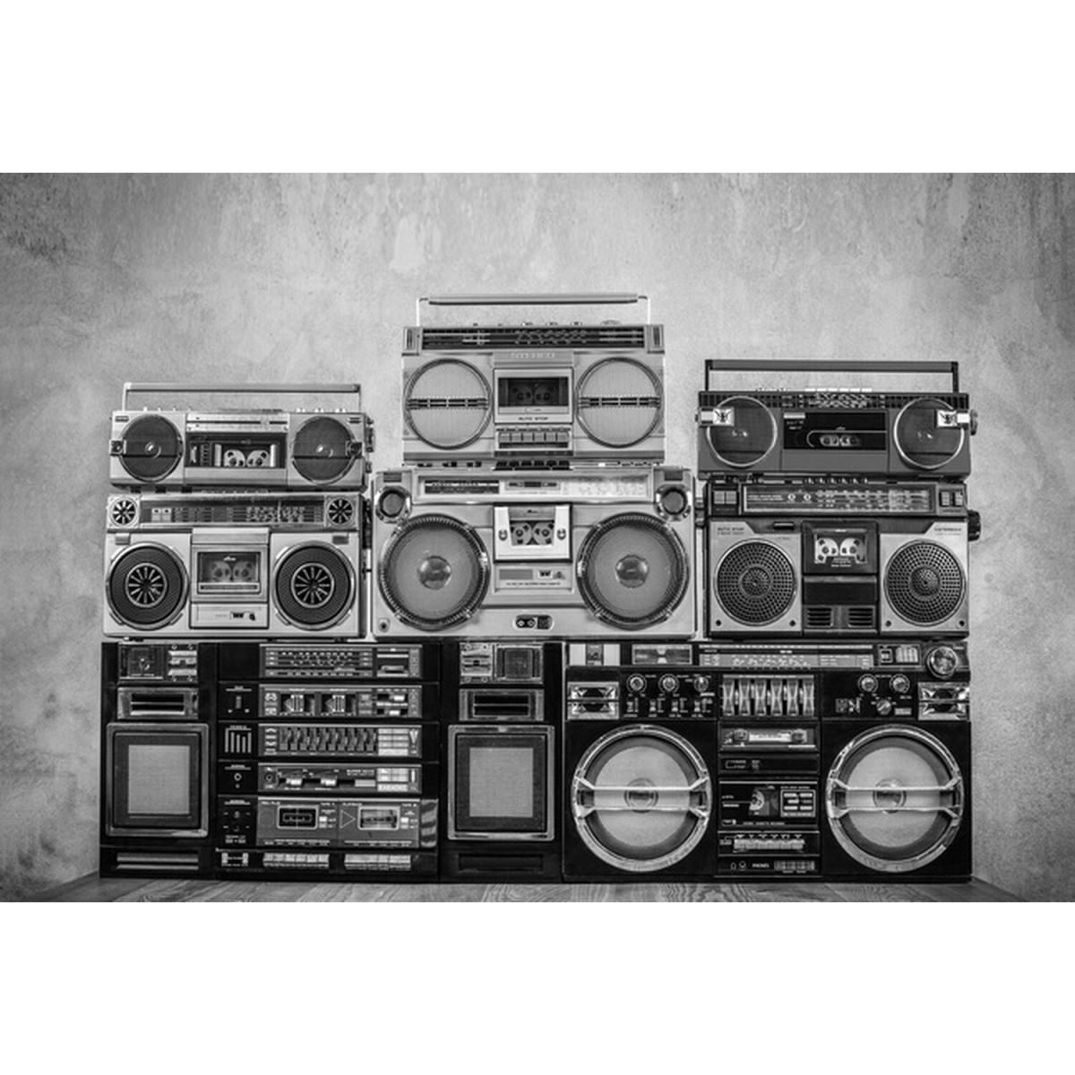 Monochrome Stereo Canvas – image 2