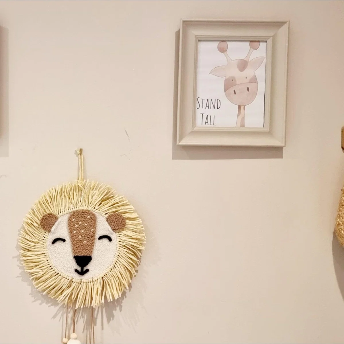 Lion Head Hanging Decoration  - Brown – image 4