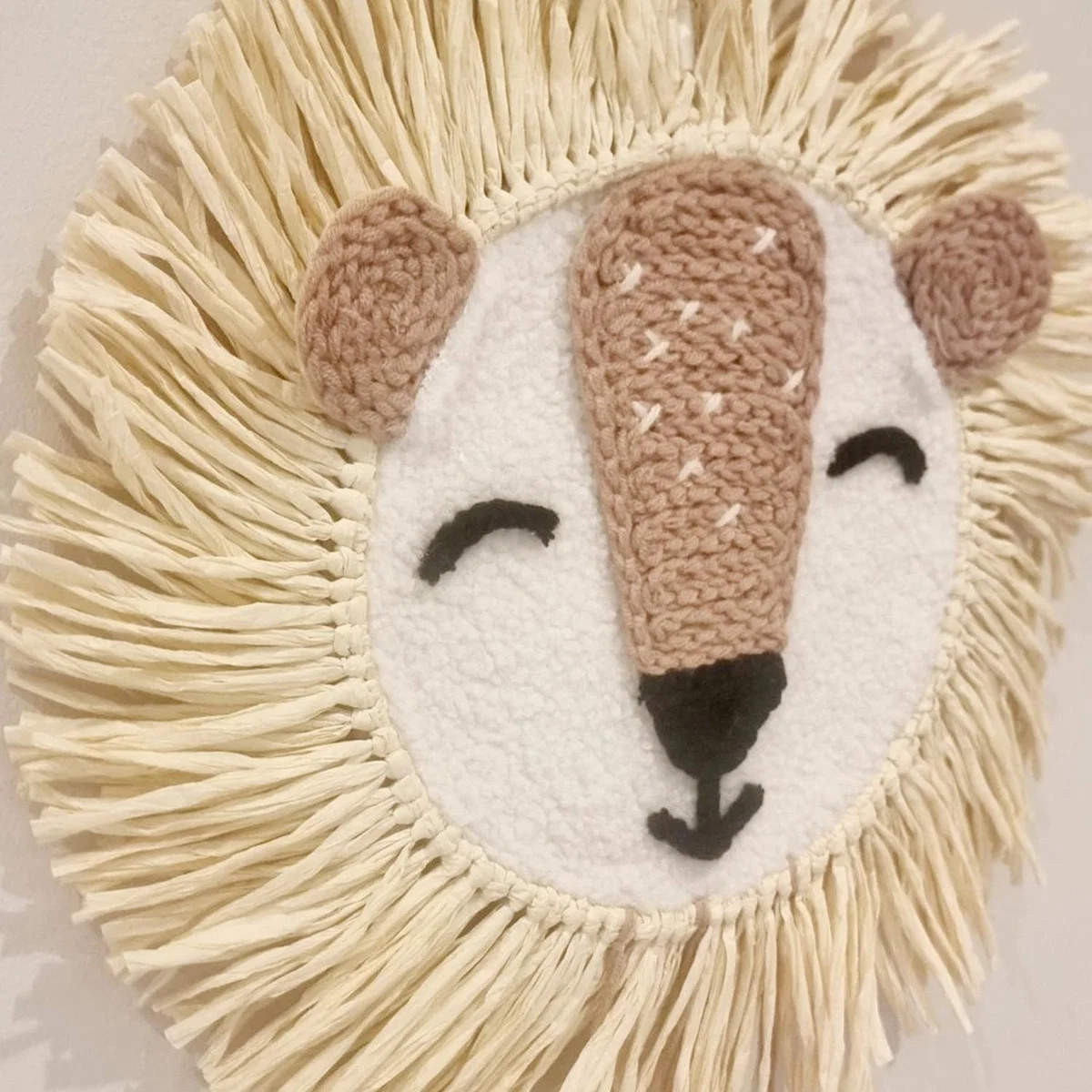 Lion Head Hanging Decoration  - Brown – image 5