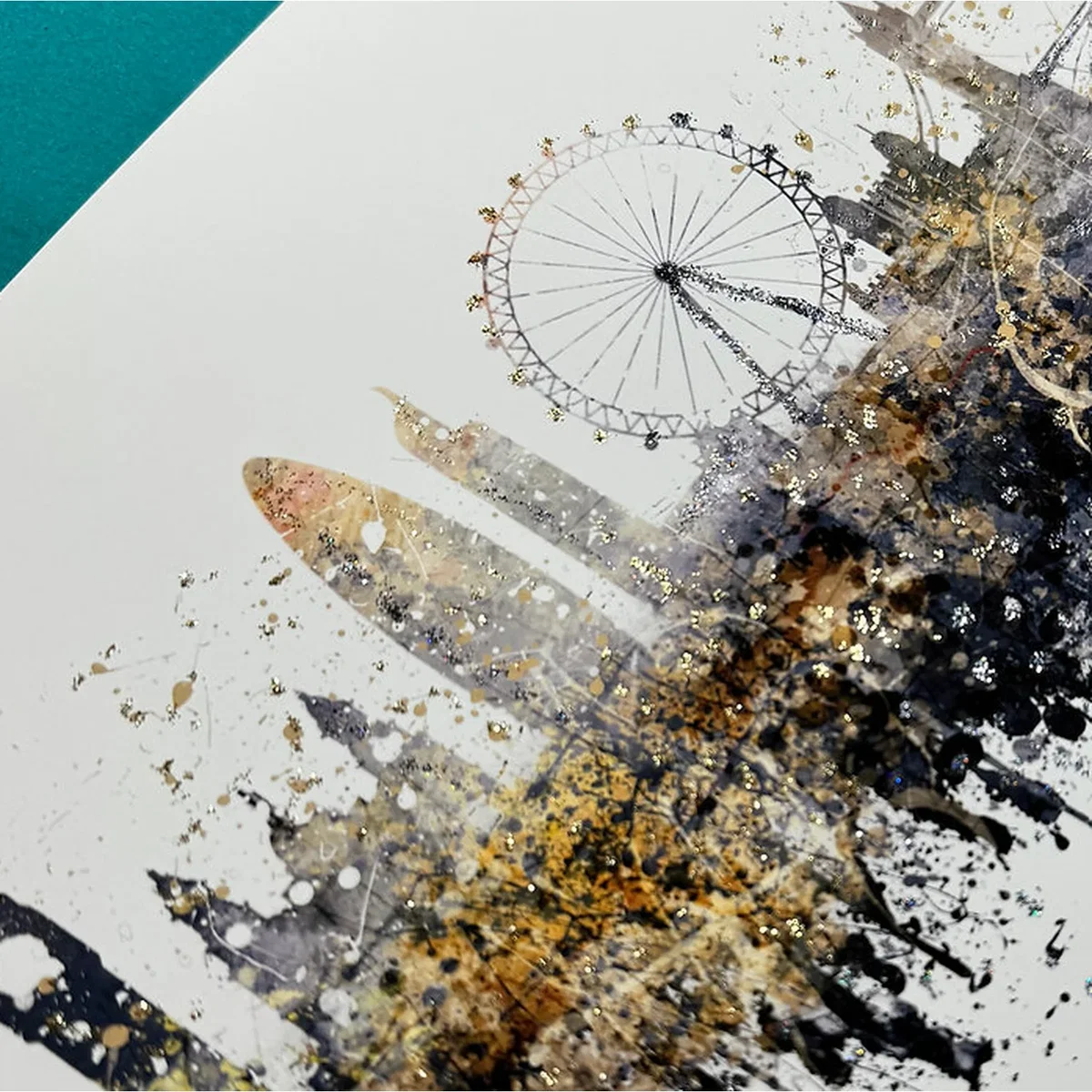 London Skyline - Black – image 2