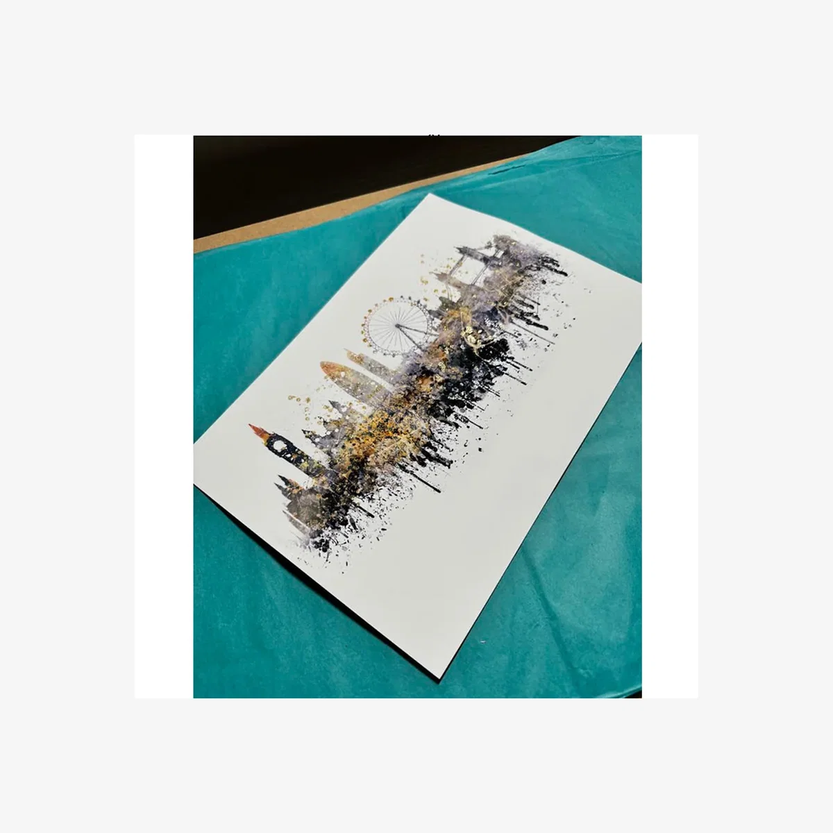London Skyline - Black – image 1
