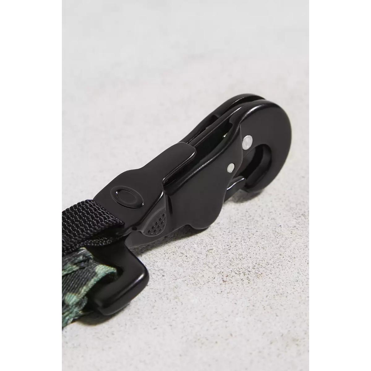 Oakley Green Wanderlust Keychain - Blue ALL at Urban Outfitters – image 2