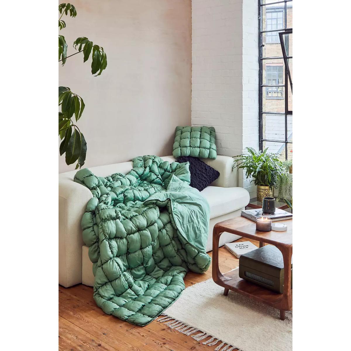Green Marshmallow Puff Quilt - Green 165.1cm x 139.7cm at Urban Outfitters – image 5