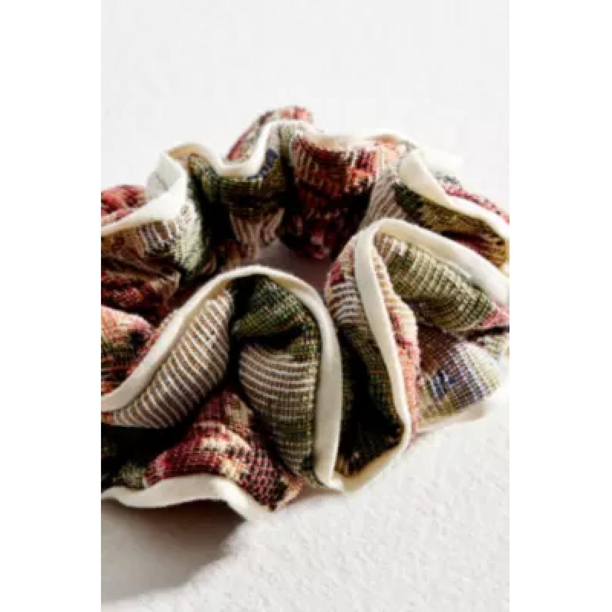 Tapestry Print Scrunchie ALL at Urban Outfitters – image 4