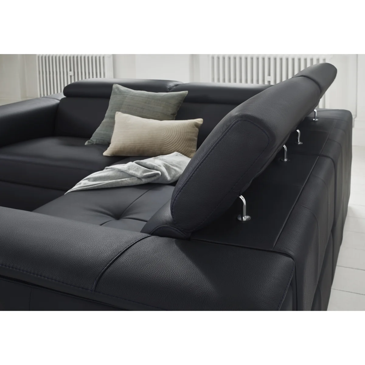 Nicoletti - Canto Small Leather Corner Sofa - Torello Grigio Scuro – image 4