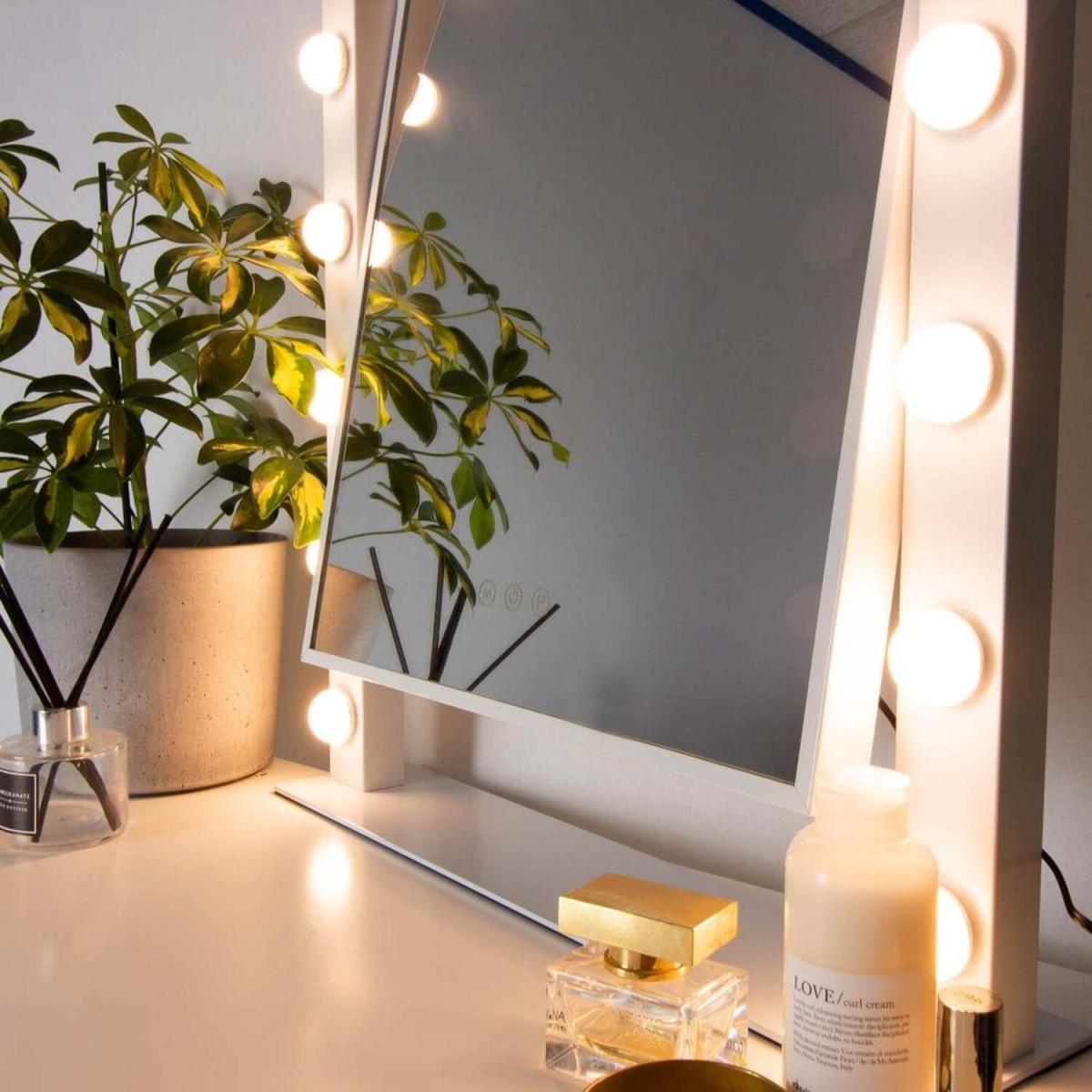 Mae Hollywood Vanity Mirror with LED Lights - Silver – image 5