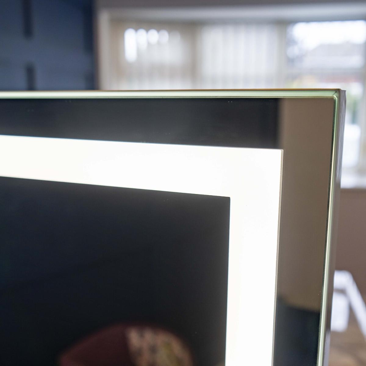 Hollywood Portrait LED Strip Mirror - White – image 8