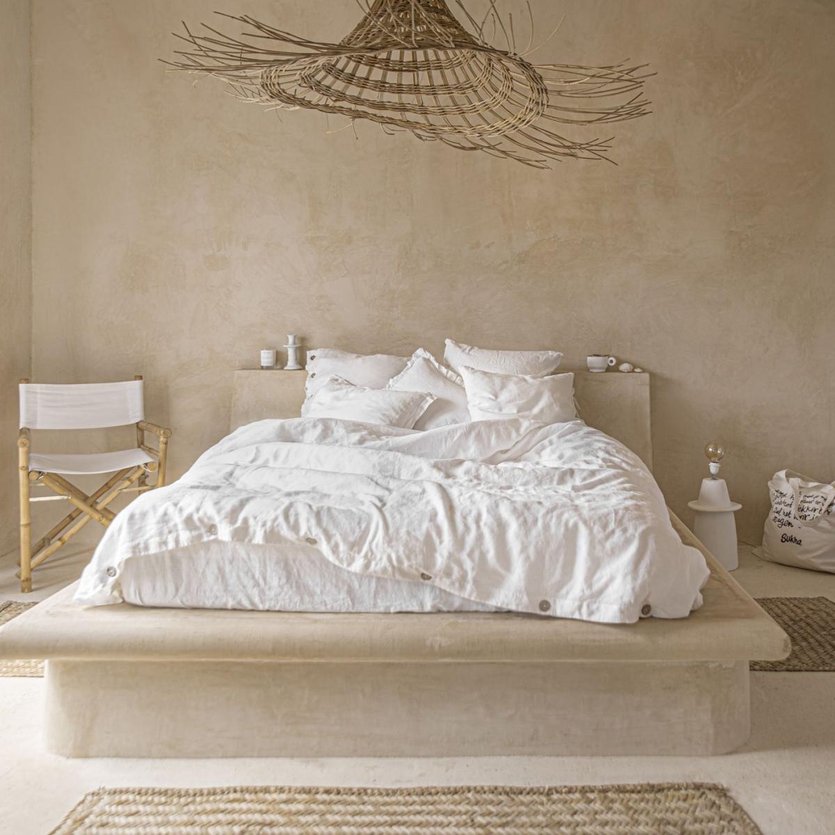 White Buttoned Hardcore Linen Bedding Bundle – image 2