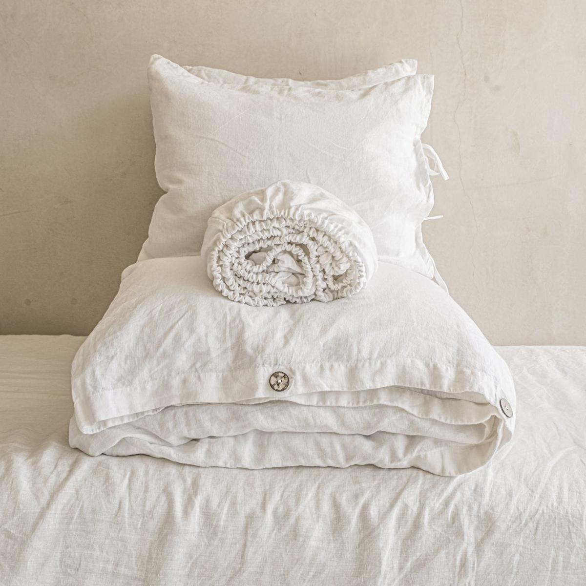 White Buttoned Hardcore Linen Bedding Bundle – image 4