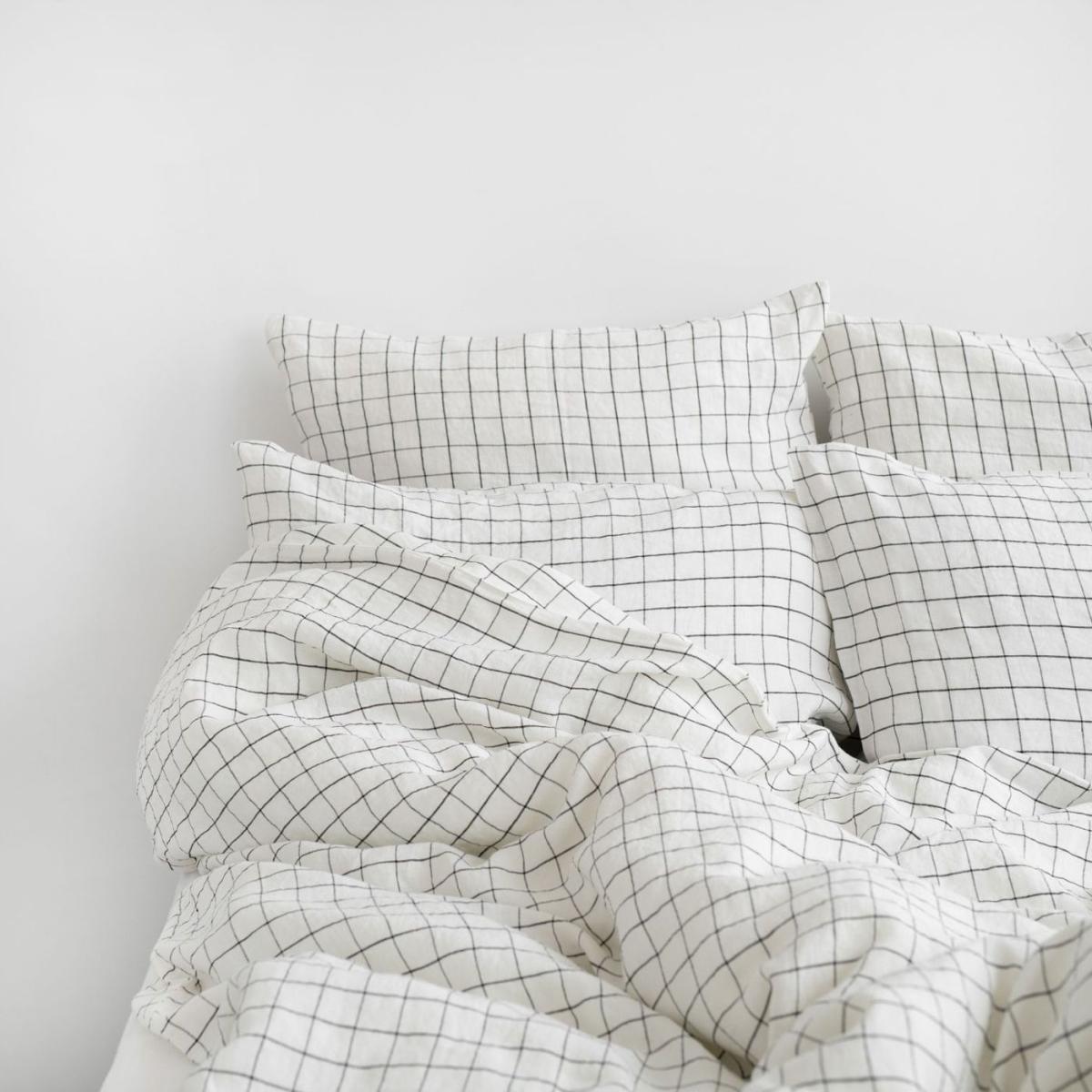 Grid Washed Linen Bed Set – image 3