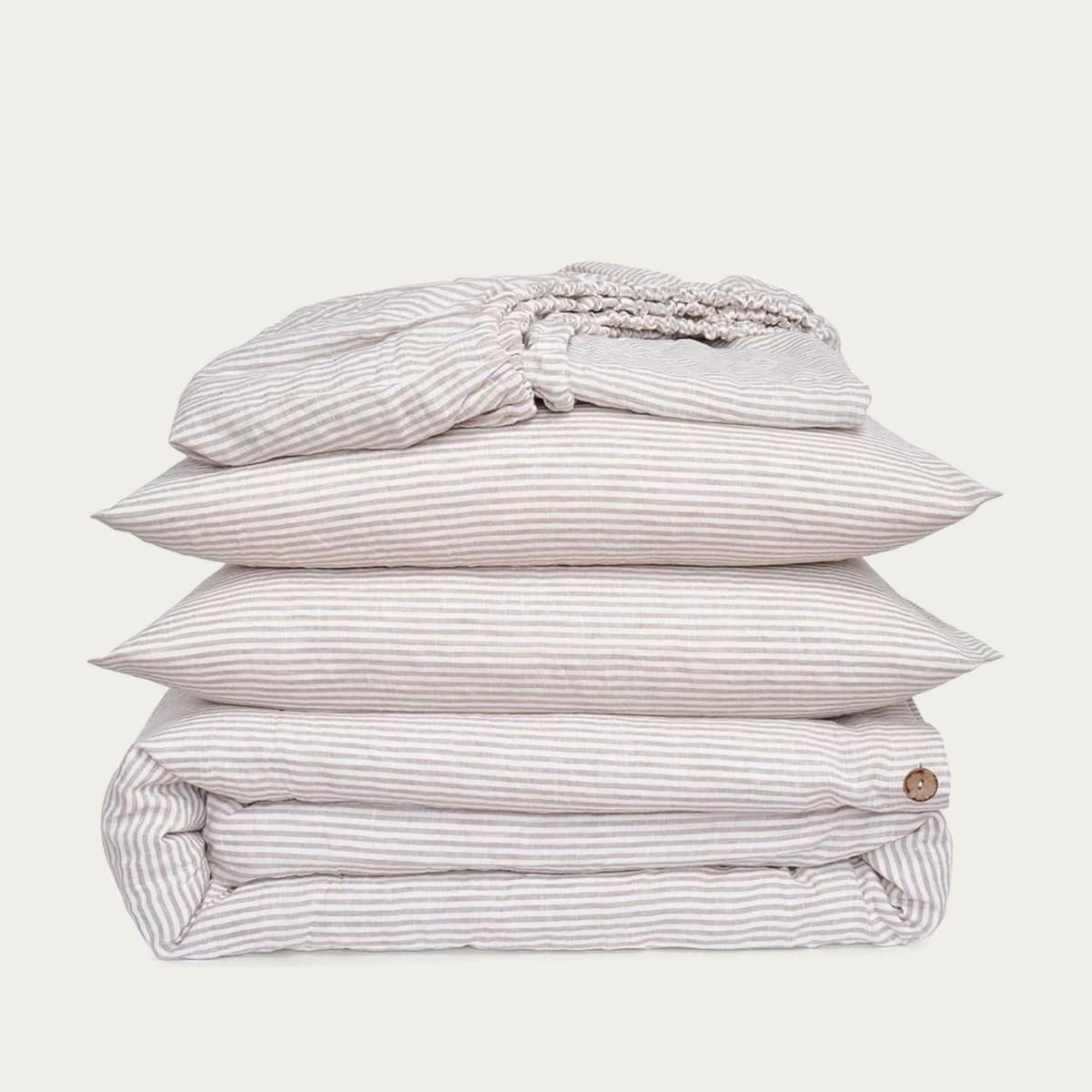 Beige/White Buttoned Hardcord Linen Bedding Bundle – image 1