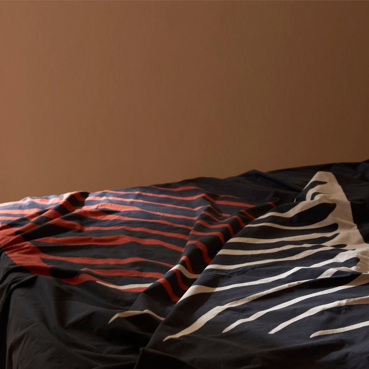 Aliioth Bedding Set – image 2