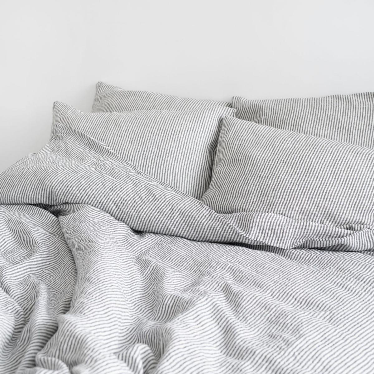 Thin Black Stripe Washed Linen Bed Set – image 2