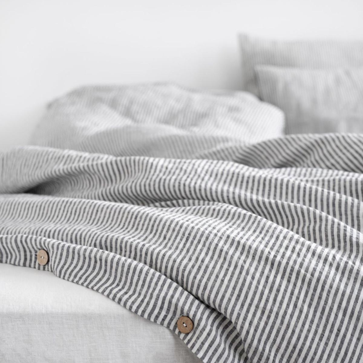 Thin Black Stripe Washed Linen Bed Set – image 5