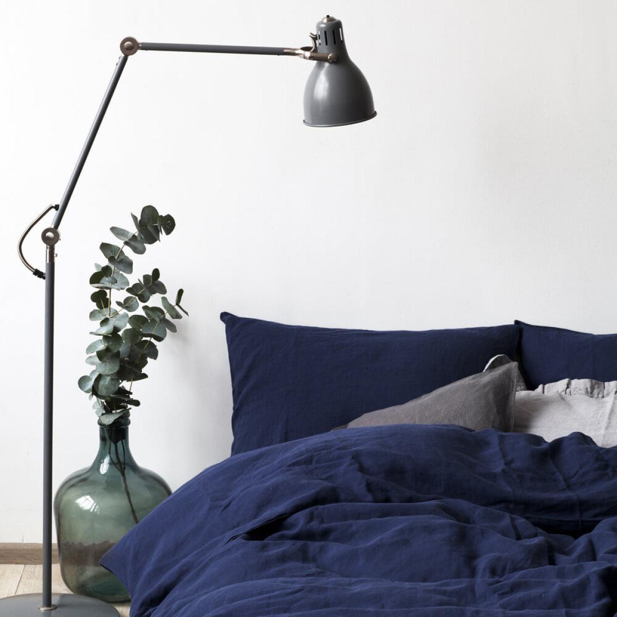 Navy Washed Linen Bed Set – image 2